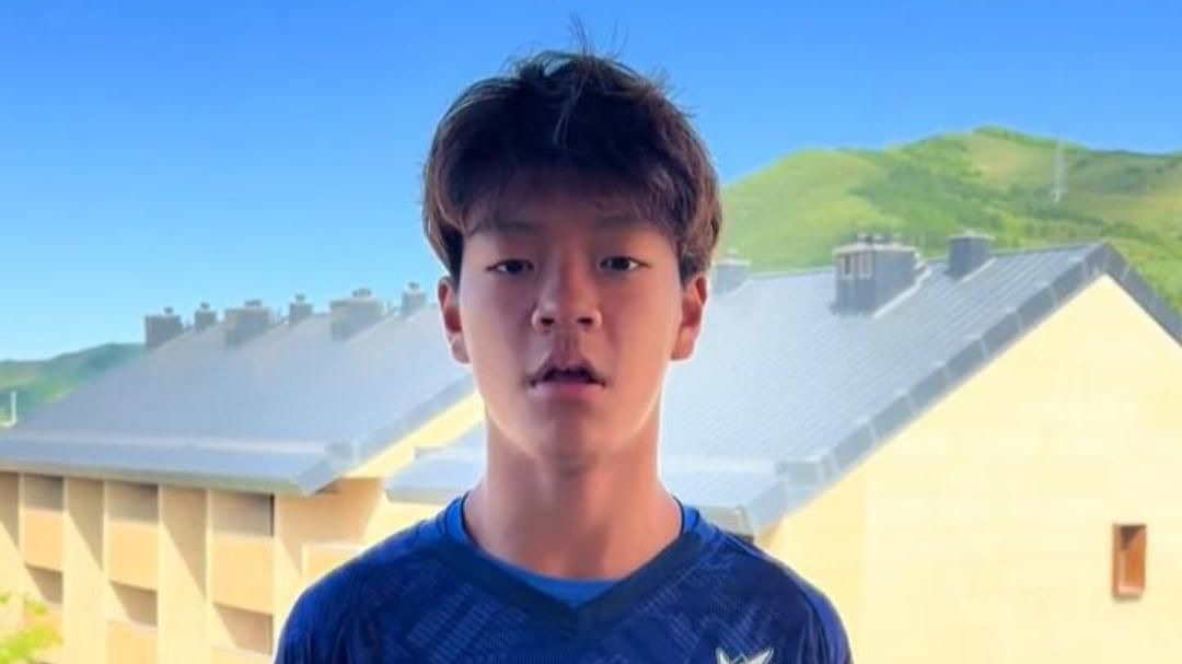 中国足球小将意大利夺冠，保定12岁少年闪耀欧洲。