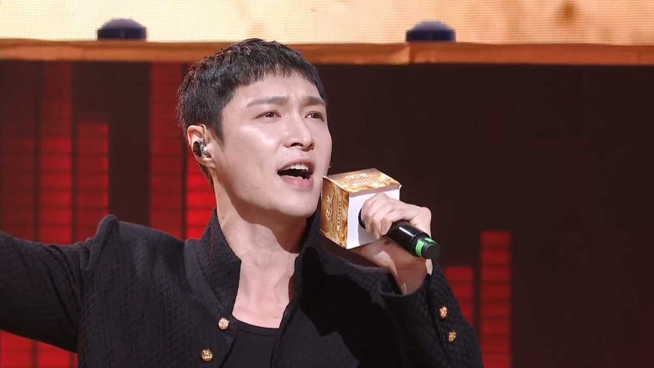 张艺兴唱响电影《绽放》同名主题曲